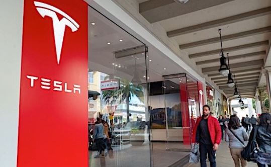 Tesla Accuses Engineer Of Secretly Stealing Warp Drive Secrets
